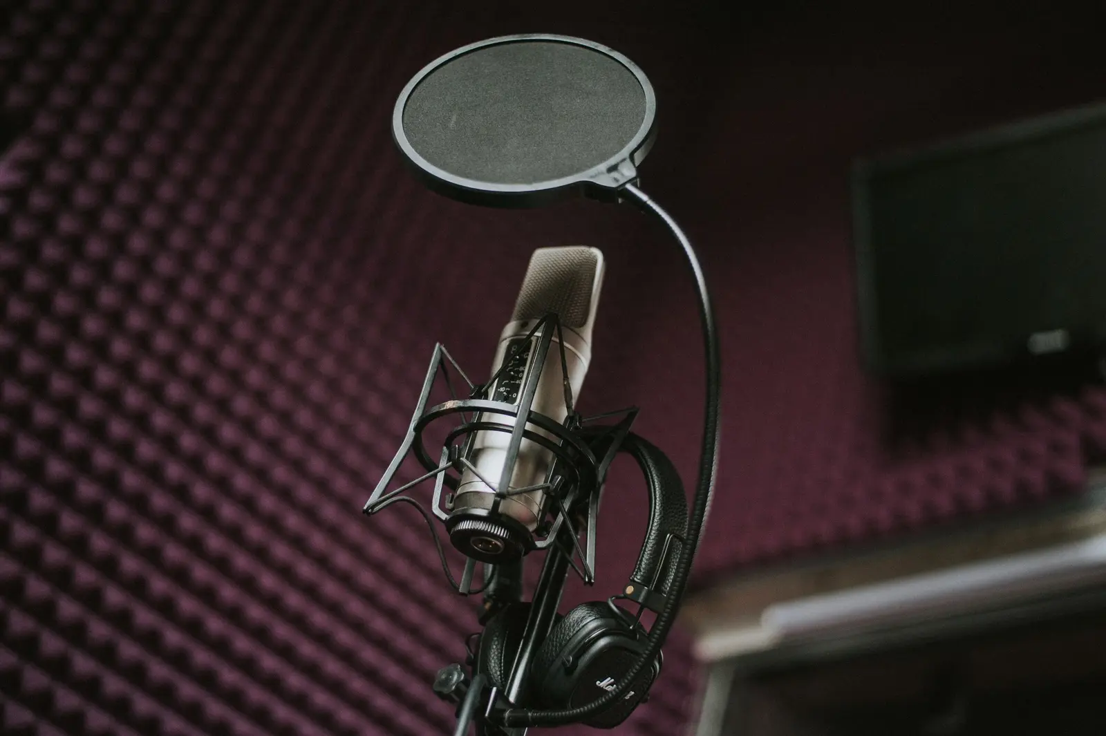 Microfone em estúdio de gravação